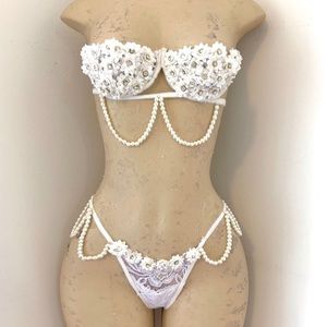 Floral beaded luxury lingerie set!